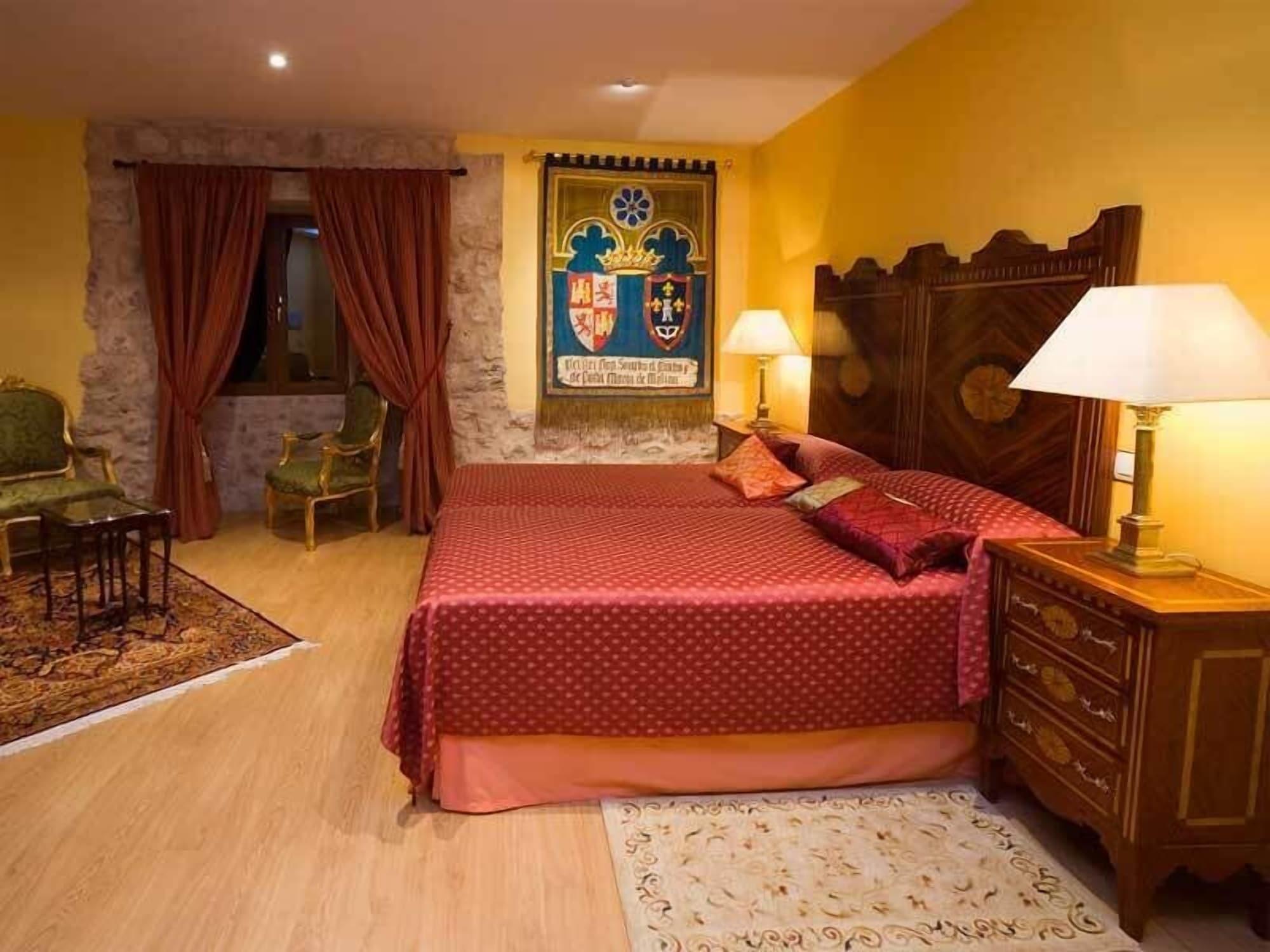 Residencia Real Del Castillo De Curiel Curiel de Duero Ngoại thất bức ảnh