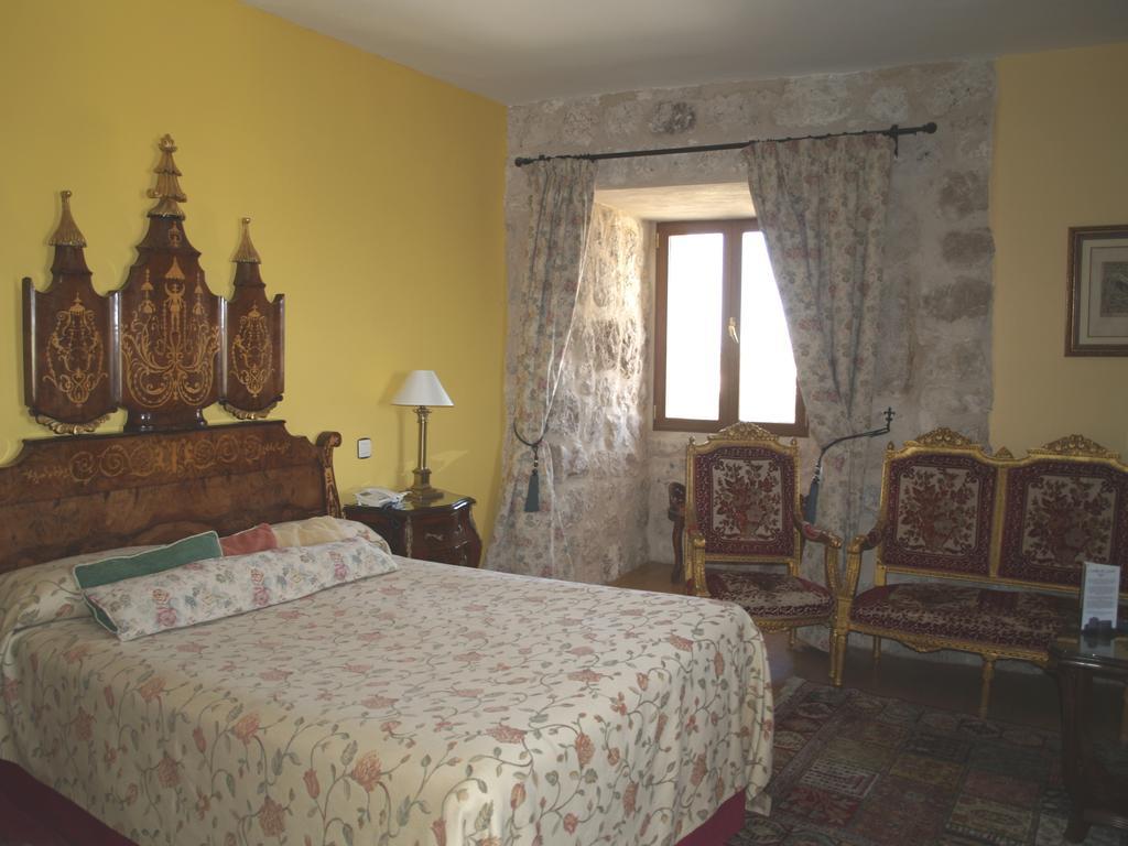 Residencia Real Del Castillo De Curiel Curiel de Duero Ngoại thất bức ảnh