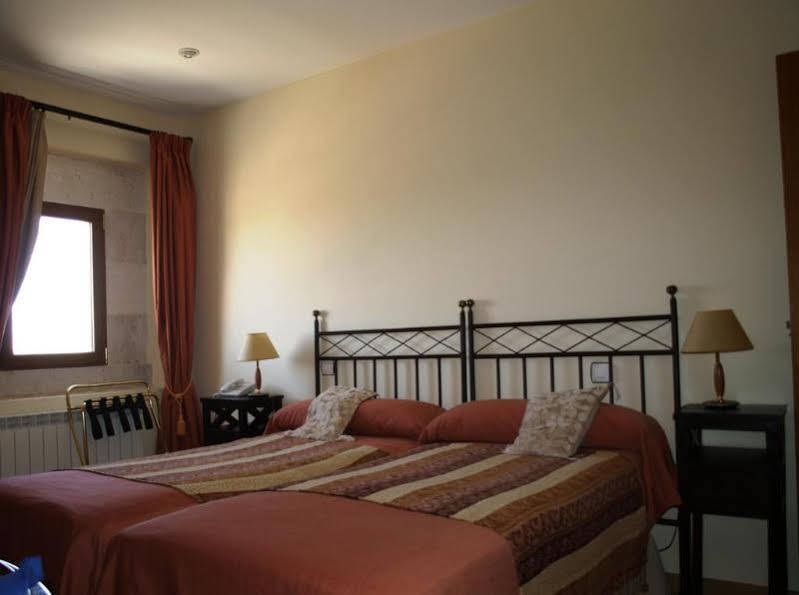 Residencia Real Del Castillo De Curiel Curiel de Duero Ngoại thất bức ảnh